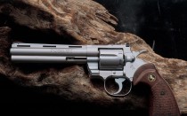 GTA5 传奇手枪再现：Colt Python .357 Magnum (CT6) MOD